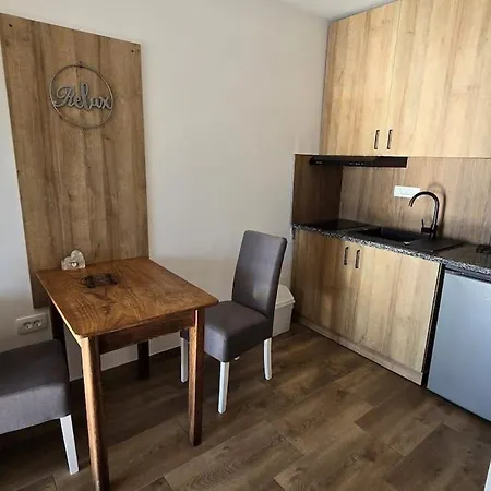 Relax Seline, Na Plazi-on The *