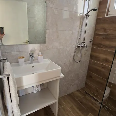 Relax Seline, Na Plazi-on The Lejlighed